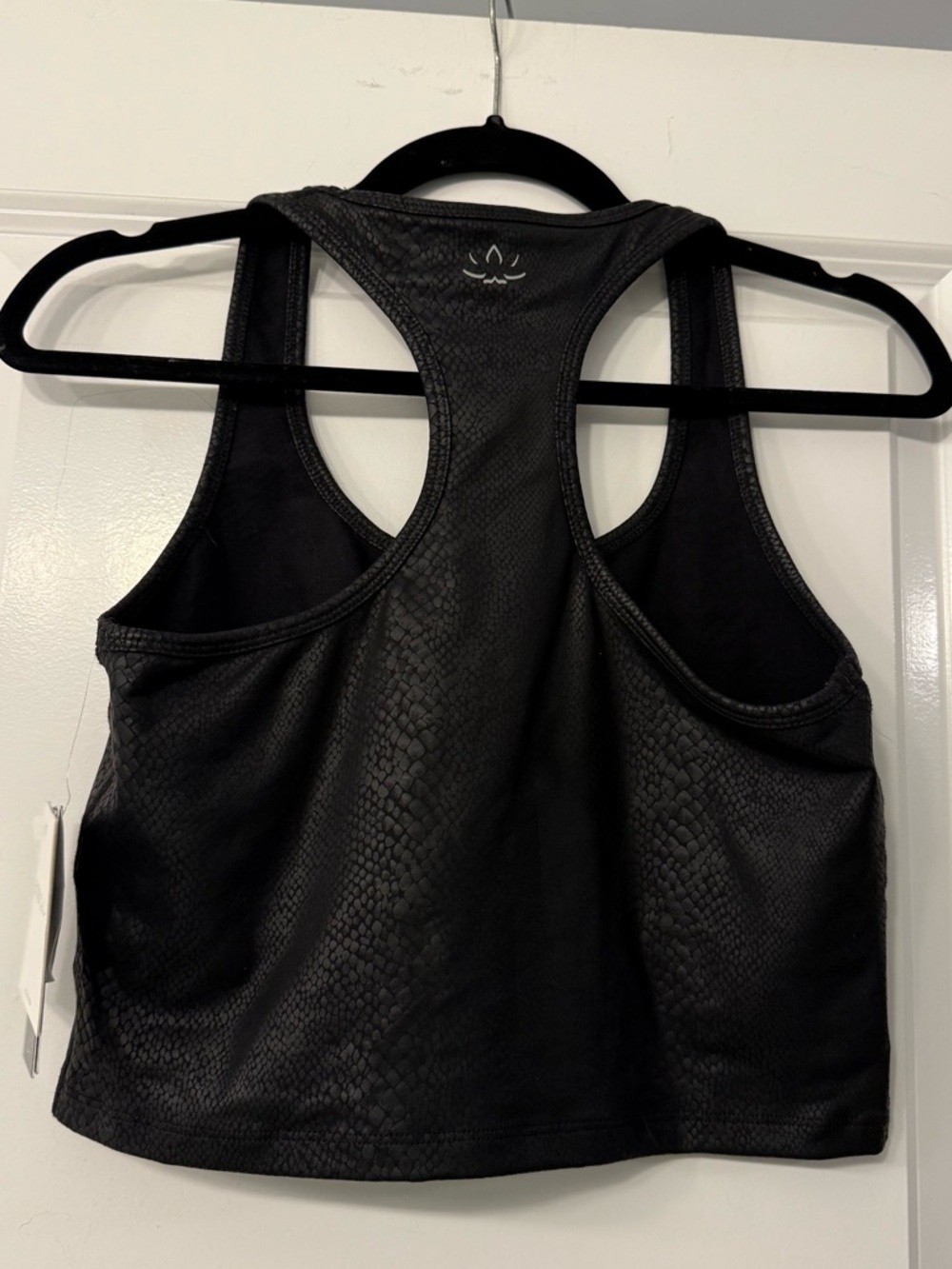 Beyond Yoga Croc Print Tank - Picture 5 of 7